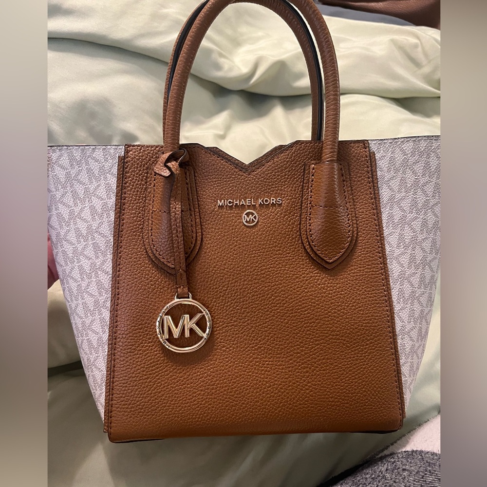 Micheal Kors crossbody/small handbag